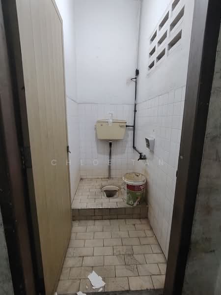 Shop for Rent in Butterworth (Penang) - Chloe Tan - Bathroom - PropertyGuru.com.my