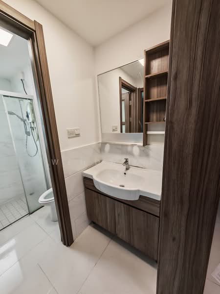 Regalia Park @ Forest City untuk Untuk Disewa - RM 1,200 /bulan, Mac 2026 - Bathroom - PropertyGuru.com.my