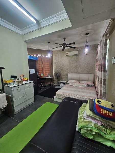 Bungalow for Sale in Taman Rasah Kemayan (Rasah) - Rena Rahman - Bedroom - PropertyGuru.com.my