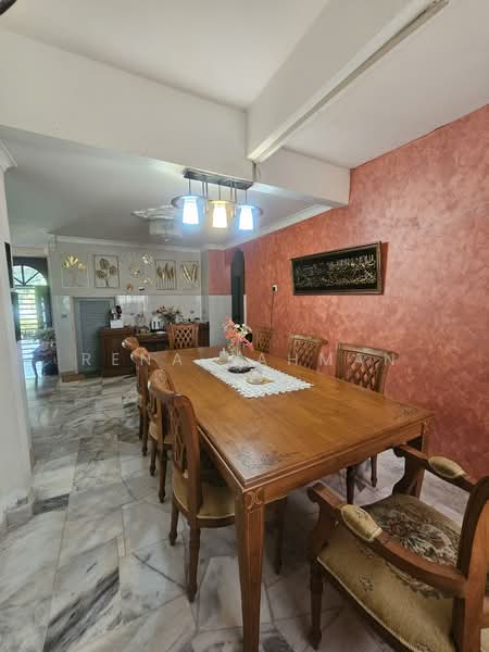 Bungalow for Sale in Taman Rasah Kemayan (Rasah) - Rena Rahman - Dining Room - PropertyGuru.com.my