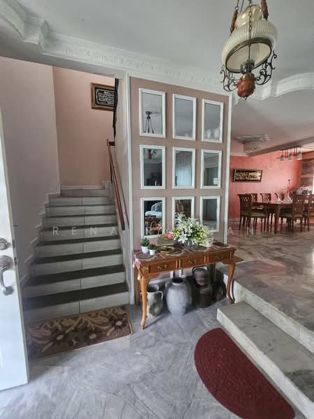 Bungalow for Sale in Taman Rasah Kemayan (Rasah) - Rena Rahman - Entrance - PropertyGuru.com.my