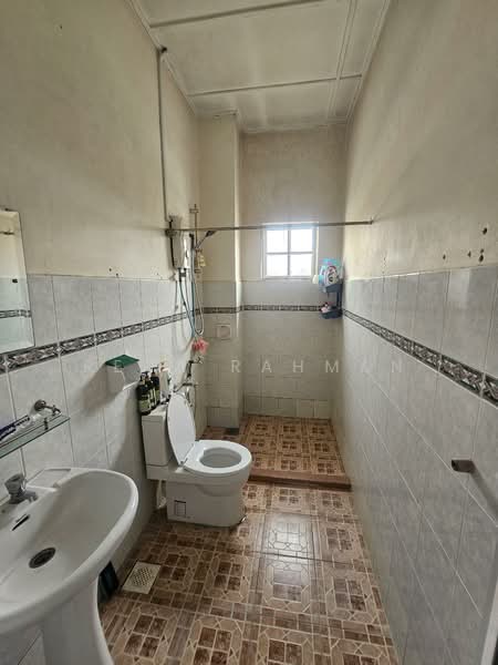 Bungalow for Sale in Taman Rasah Kemayan (Rasah) - Rena Rahman - Bathroom - PropertyGuru.com.my