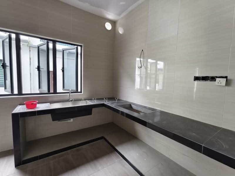 Indahpura Kulai Kensington Double Storey Terrace House untuk Untuk Dijual - RM 830,000, Mac 2026 - Kitchen - PropertyGuru.com.my