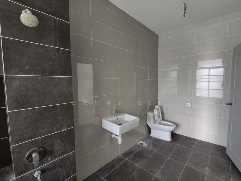 Indahpura Kulai Kensington Double Storey Terrace House untuk Untuk Dijual - RM 830,000, Mac 2026 - Bathroom - PropertyGuru.com.my