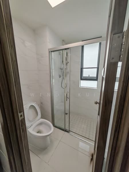 Regalia Park @ Forest City untuk Untuk Disewa - RM 1,200 /bulan, Mac 2026 - Bathroom - PropertyGuru.com.my