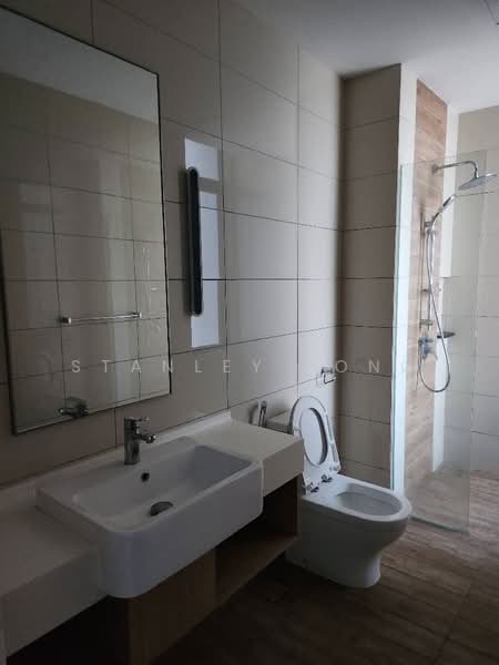 Kondominium untuk Disewa di Avara - Stanley Long - Bathroom - PropertyGuru.com.my