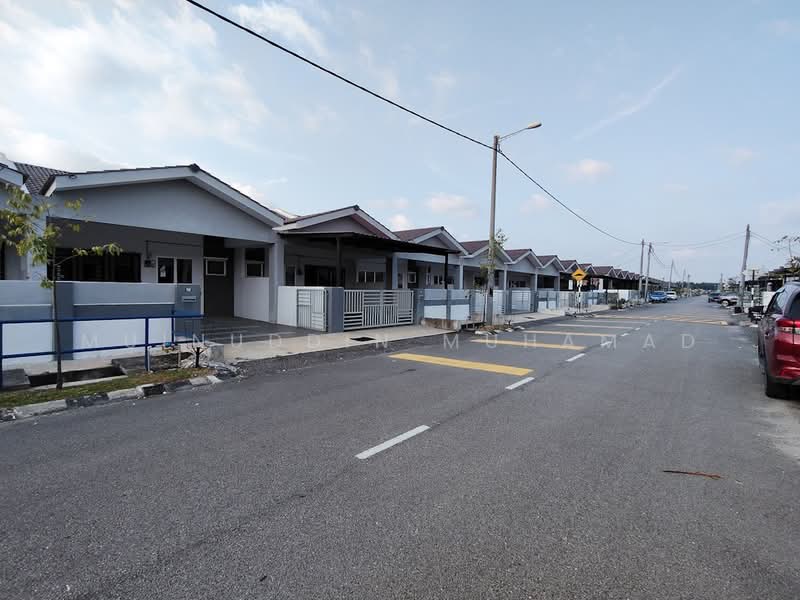 1-storey Terraced House for Rent in Sitiawan (Perak) - Muinuddin Muhamad - Exterior - PropertyGuru.com.my