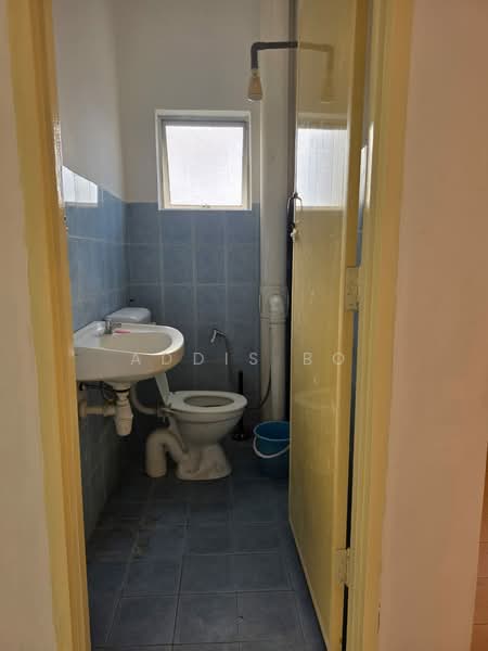 Apartment for Sale at Pangsapuri Kinabalu - Addis Bo - Bathroom - PropertyGuru.com.my