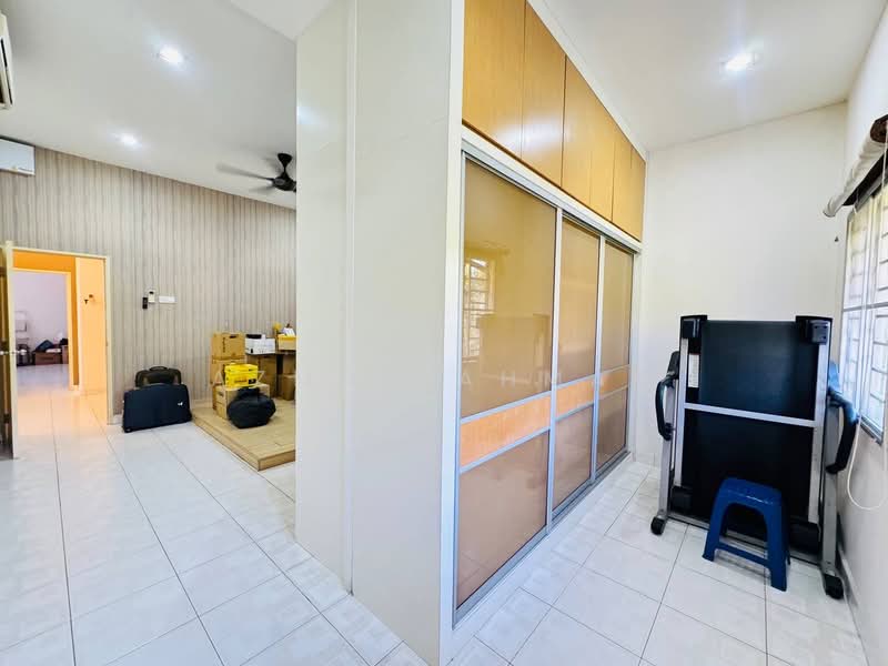 Bungalow for Sale in Shah Alam (Selangor) - Azman Ahmad - PropertyGuru.com.my