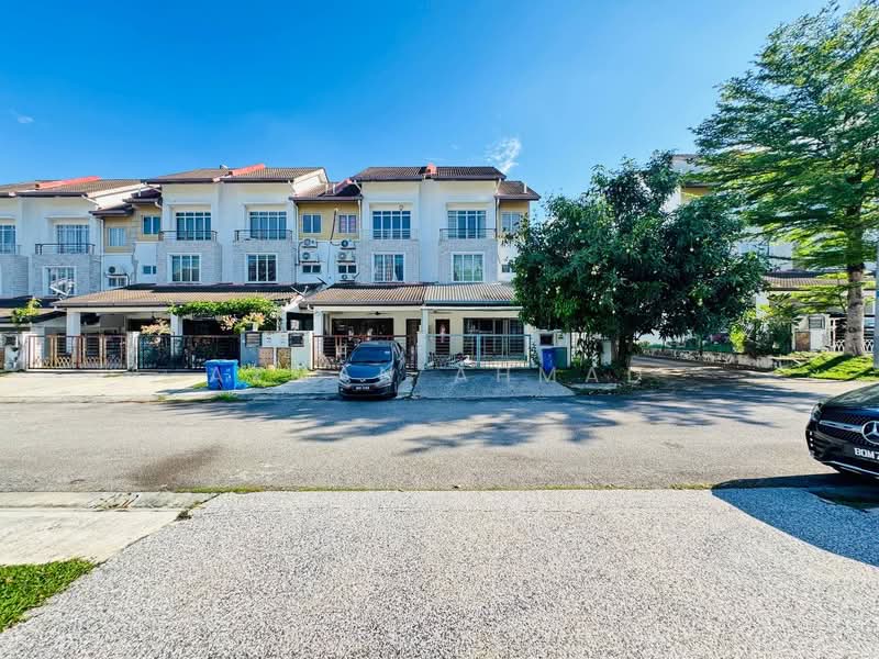 Bungalow for Sale in Shah Alam (Selangor) - Azman Ahmad - PropertyGuru.com.my