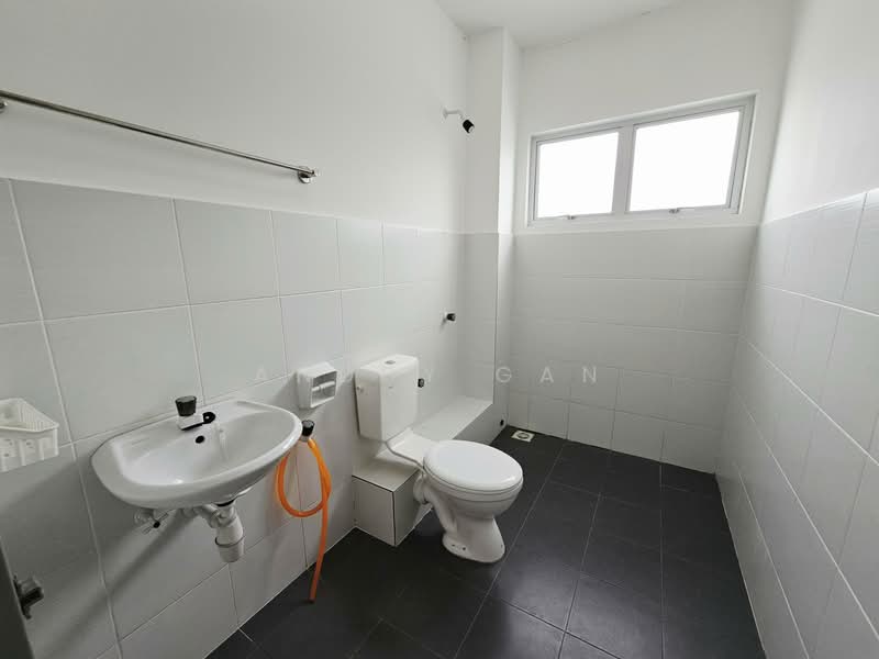 2-storey Terraced House for Sale in Kuala Selangor (Selangor) - Anddy Gan - Bathroom - PropertyGuru.com.my