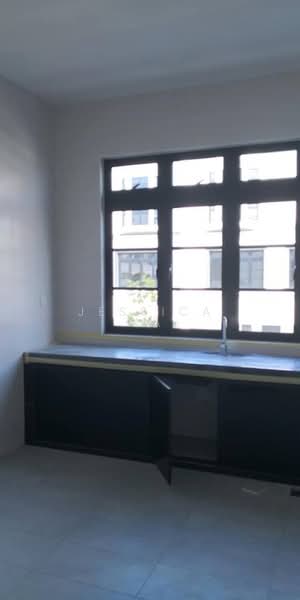 2.5-storey Terraced House for Rent in Iskandar Puteri (Nusajaya) (Johor) - Jessica Ma - Kitchen - PropertyGuru.com.my