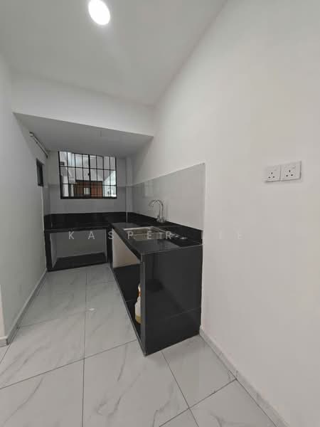 Rumah Pangsa Permas Jaya untuk Untuk Dijual - RM 238,000, Mac 2026 - Kitchen - PropertyGuru.com.my