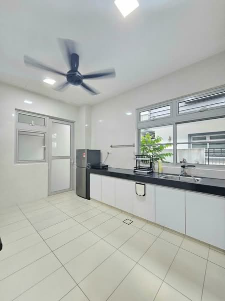 Eco Spring untuk Untuk Disewa - RM 4,500 /bulan, Mac 2026 - Kitchen - PropertyGuru.com.my