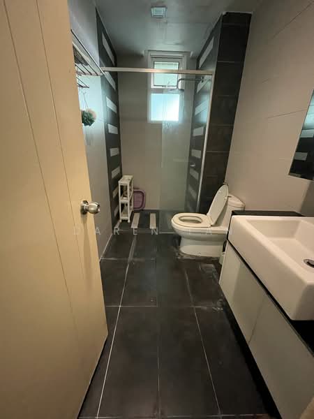 Central Residence @ Sungai Besi untuk Untuk Dijual - RM 399,000, Mac 2026 - Bathroom - PropertyGuru.com.my