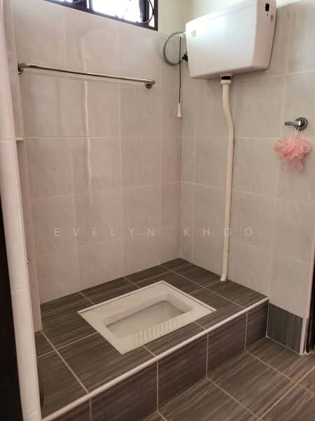 Taman Semarak, Bukit Beruntung untuk Untuk Dijual - RM 420,000, Mac 2026 - Toilet - PropertyGuru.com.my