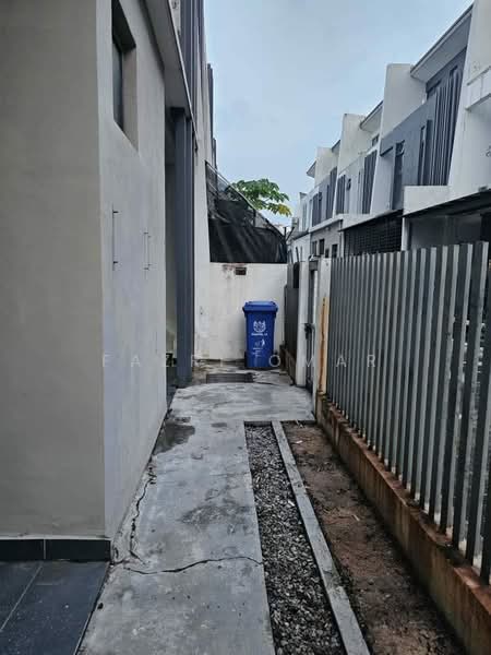 2-storey Terraced House for Sale in Laman Glenmarie (Shah Alam) - Fazri Omar - Exterior - PropertyGuru.com.my