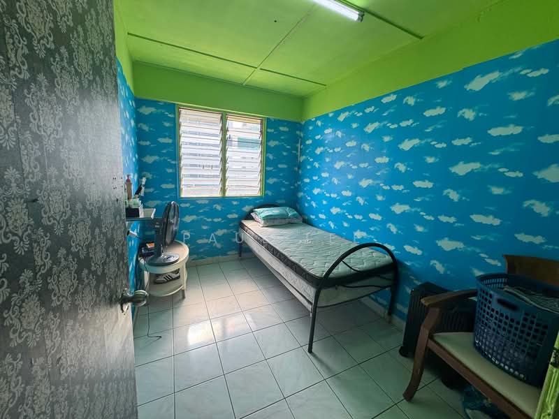 Rumah Flat untuk Dijual di Bukit Cheras - Paul Lee - Bedroom - PropertyGuru.com.my