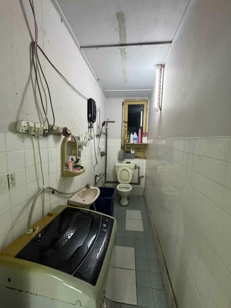 Rumah Flat untuk Dijual di Bukit Cheras - Paul Lee - Bathroom - PropertyGuru.com.my