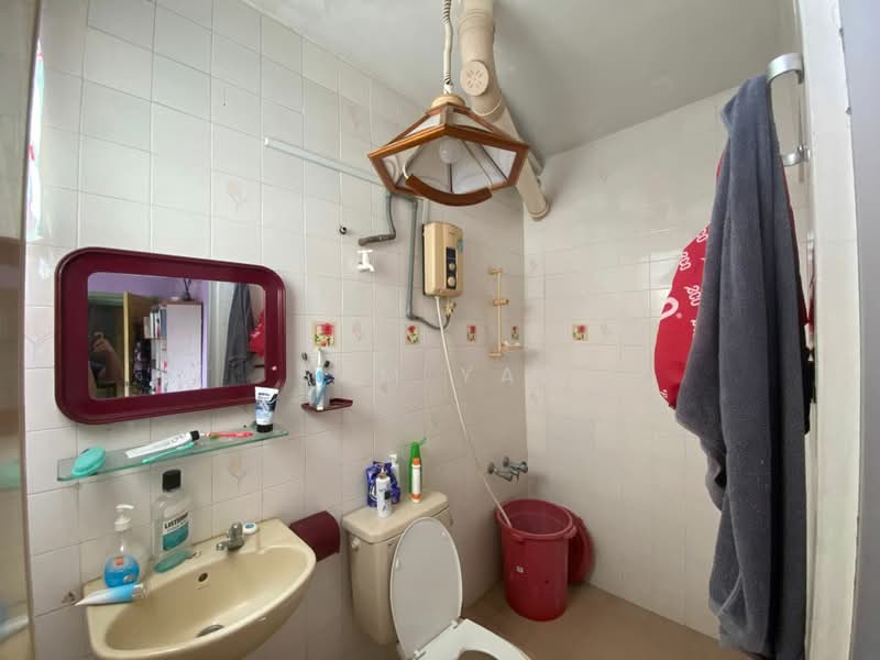 Apartment for Sale at Kuchai Brem Park 2 - Sam Yap - Bathroom - PropertyGuru.com.my