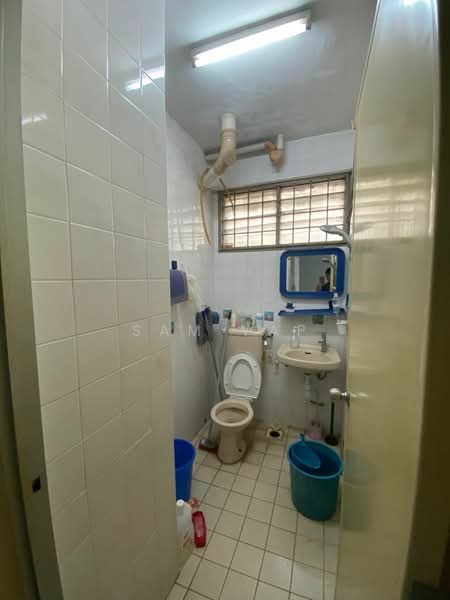 Apartment for Sale at Kuchai Brem Park 2 - Sam Yap - Bathroom - PropertyGuru.com.my