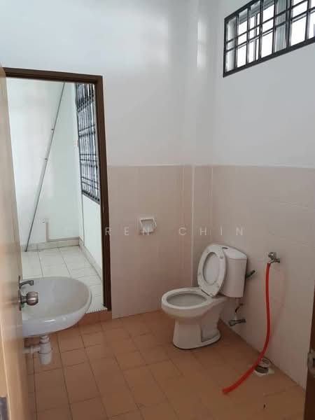 Taman Pelangi Indah untuk Untuk Disewa - RM 1,700 /bulan, Mac 2026 - Bathroom - PropertyGuru.com.my