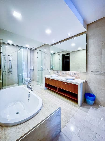 Straits Quay (The Suites at Waterside) untuk Untuk Disewa - RM 5,500 /bulan, Mac 2026 - Bathroom - PropertyGuru.com.my