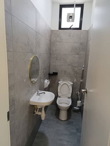 Shop / Office for Rent in Taman Pelangi (Johor Bahru) - Yi En Puah - Bathroom - PropertyGuru.com.my