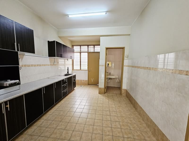 BP10 untuk Untuk Dijual - RM 1,250,000, Mac 2026 - Kitchen - PropertyGuru.com.my