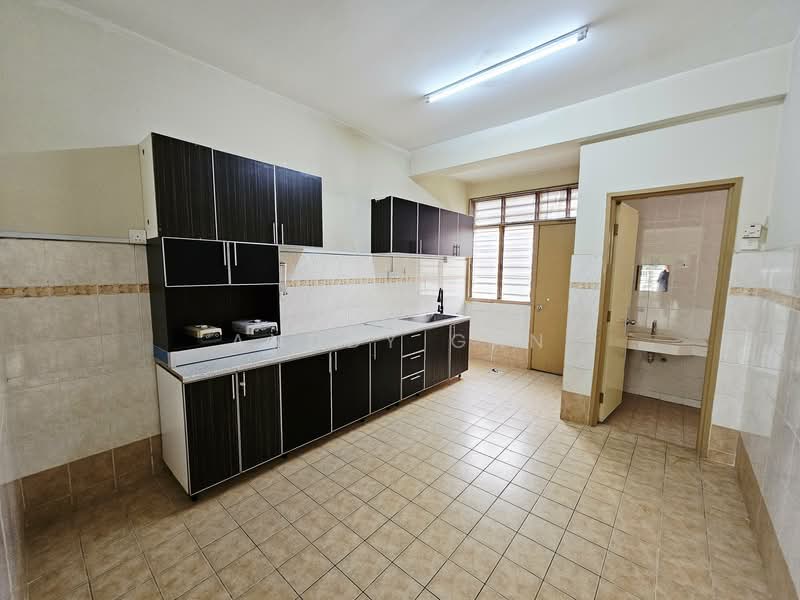 BP10 untuk Untuk Dijual - RM 1,250,000, Mac 2026 - Kitchen - PropertyGuru.com.my