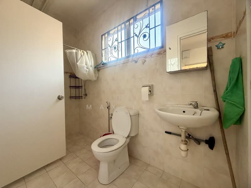 2-storey Terraced House for Sale in Taman Ikhlas (Bandar Sungai Long) - Max Lee - Bathroom - PropertyGuru.com.my