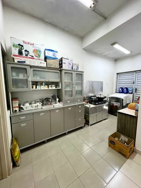 Cluster House for Sale in Taman Daiman Jaya (Kota Tinggi) - Zoe Lee - Kitchen - PropertyGuru.com.my