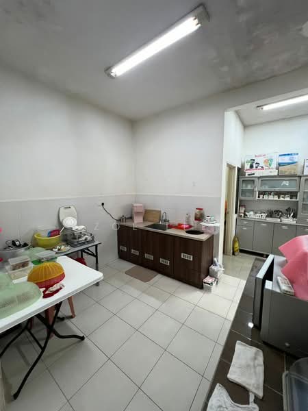 Cluster House for Sale in Taman Daiman Jaya (Kota Tinggi) - Zoe Lee - Kitchen - PropertyGuru.com.my