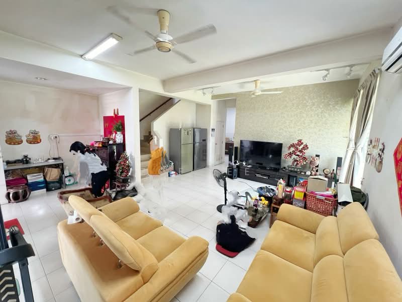 Cluster House for Sale in Taman Daiman Jaya (Kota Tinggi) - Zoe Lee - Living Room - PropertyGuru.com.my