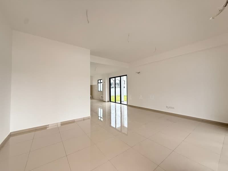 2-storey Terraced House for Sale in Bandar Dato Onn (Tebrau) - Grace Lau - Living Room - PropertyGuru.com.my