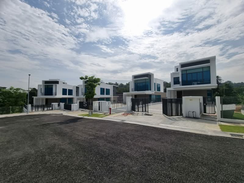 Bungalow for Sale in Kayangan Heights (Shah Alam) - Sam Hee - Exterior - PropertyGuru.com.my