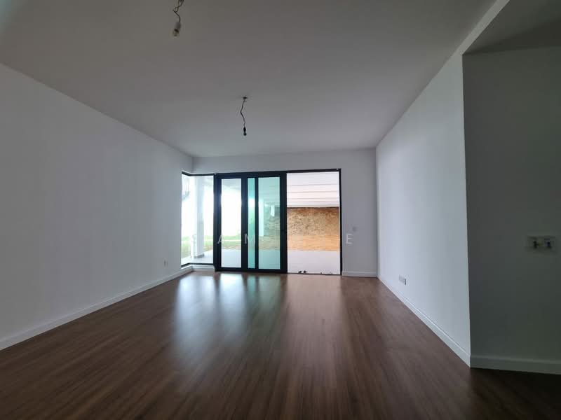 Bungalow for Sale in Kayangan Heights (Shah Alam) - Sam Hee - Living Room - PropertyGuru.com.my