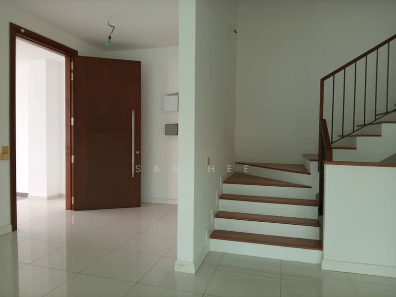 Bungalow for Sale in Kayangan Heights (Shah Alam) - Sam Hee - Entrance - PropertyGuru.com.my