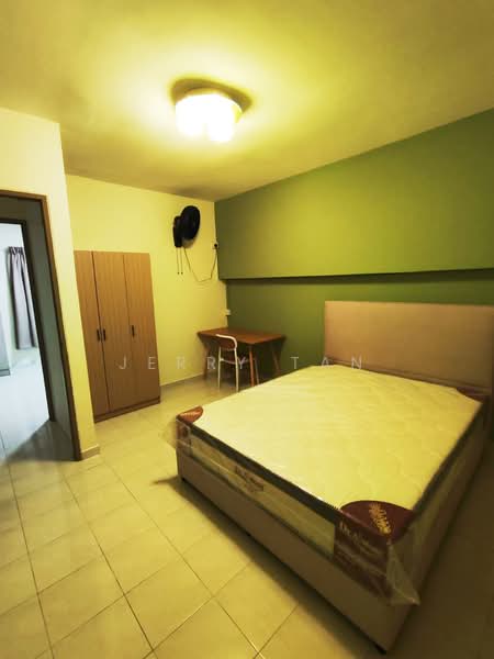Taman Pekaka Block 31 untuk Untuk Disewa - RM 1,600 /bulan, Mac 2026 - Bedroom - PropertyGuru.com.my