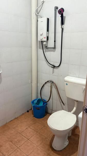 1-storey Terraced House for Sale in Johor Bahru (Johor) - Ellen Yeap - Bathroom - PropertyGuru.com.my