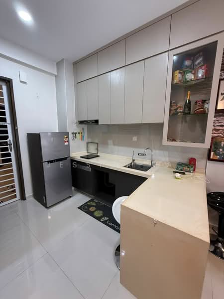 Amberside @ Country Garden Danga Bay untuk Untuk Disewa - RM 2,000 /bulan, Mac 2026 - Kitchen - PropertyGuru.com.my