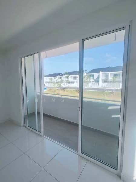 Semi-Detached House for Sale in Bandar Seri Alam (Masai) - Sheng Long - Balcony - PropertyGuru.com.my