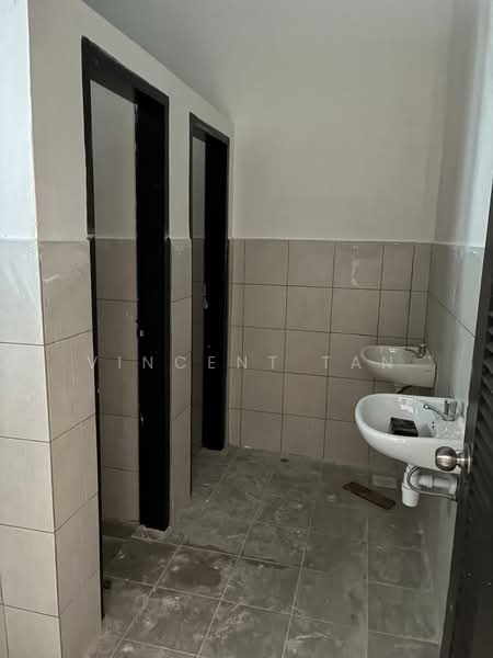 Factory for Rent in Semenyih (Selangor) - Vincent Tan - Bathroom - PropertyGuru.com.my