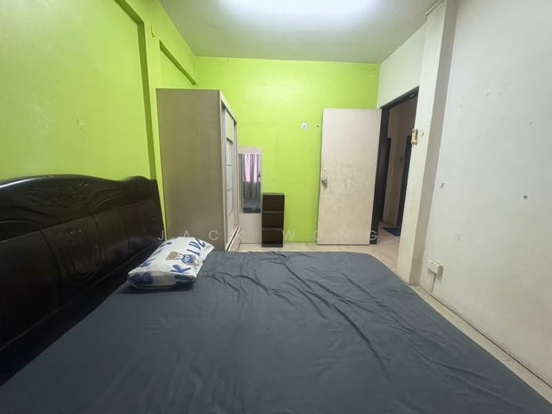 Taman Sri Plentong untuk Untuk Dijual - RM 175,000, Mac 2026 - Bedroom - PropertyGuru.com.my