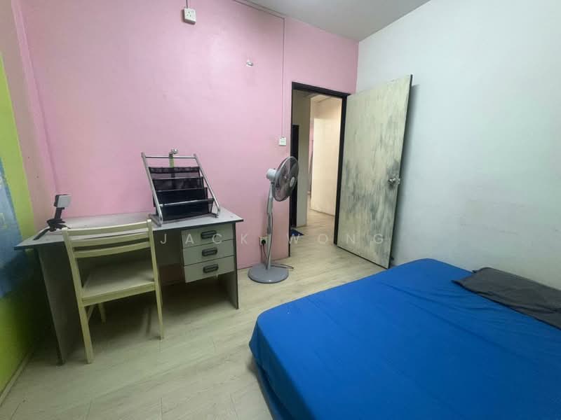 Taman Sri Plentong untuk Untuk Dijual - RM 175,000, Mac 2026 - Bedroom - PropertyGuru.com.my