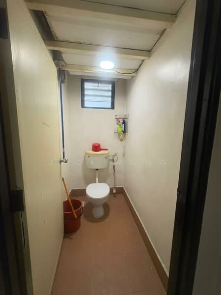 Taman Sri Plentong untuk Untuk Dijual - RM 175,000, Mac 2026 - Bathroom - PropertyGuru.com.my