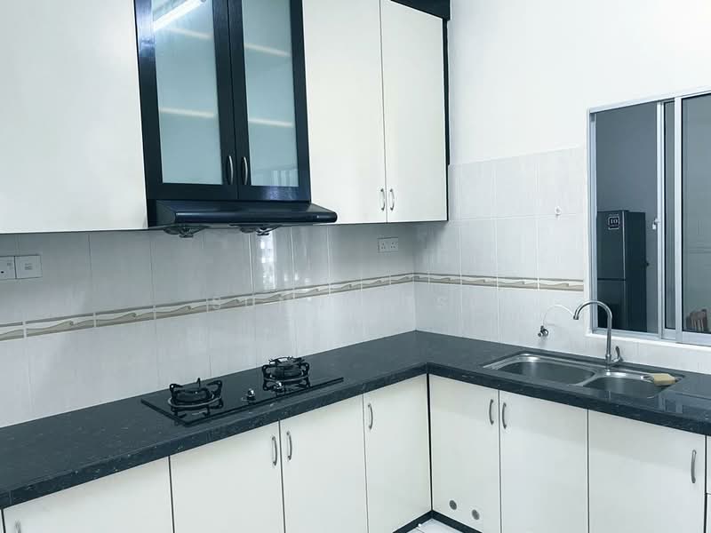 Putra Place Condominium untuk Untuk Disewa - RM 1,800 /bulan, Mac 2026 - Kitchen - PropertyGuru.com.my