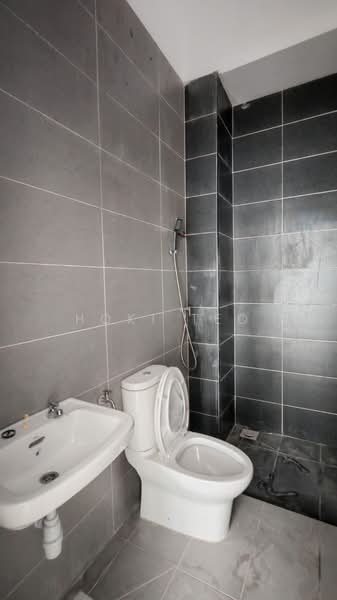 2-storey Terraced House for Rent in Tongkang Pechah (Batu Pahat) - Hoki Teo - Bathroom - PropertyGuru.com.my
