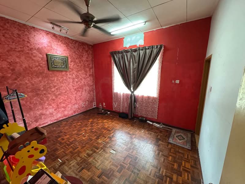 2-storey Terraced House for Sale in Saujana Rawang (Rawang) - Kelvin . - Bedroom - PropertyGuru.com.my