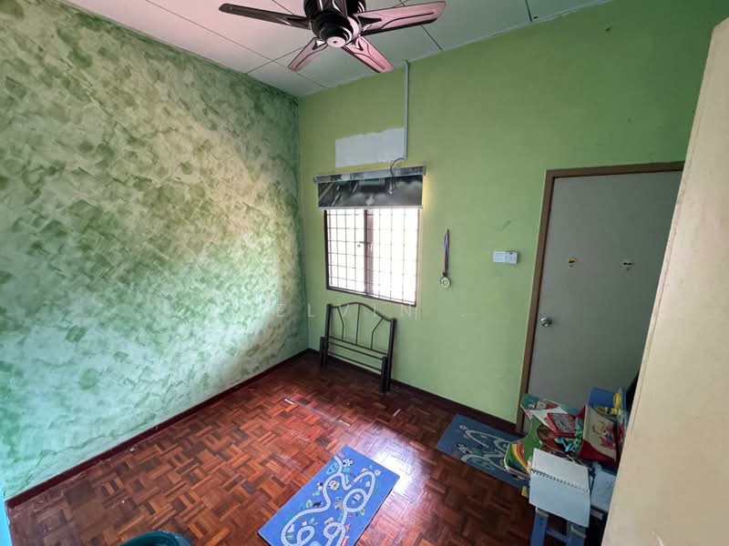 2-storey Terraced House for Sale in Saujana Rawang (Rawang) - Kelvin . - Bedroom - PropertyGuru.com.my